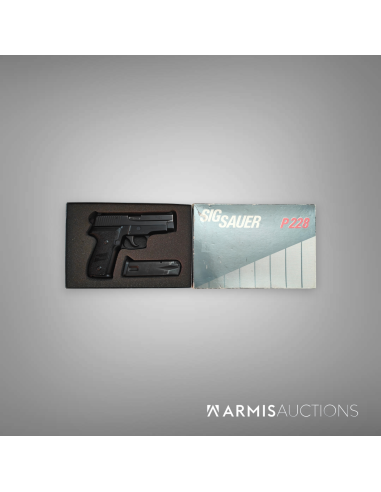 Pistolet semi-automatique SIG SAUER P225 ex-PJ Lausanne