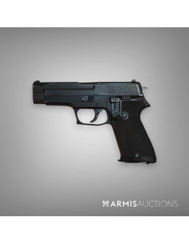 Pistolet semi-automatique d'ordonnance P75