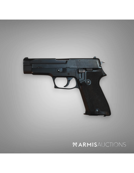 Pistolet semi-automatique d'ordonnance P75