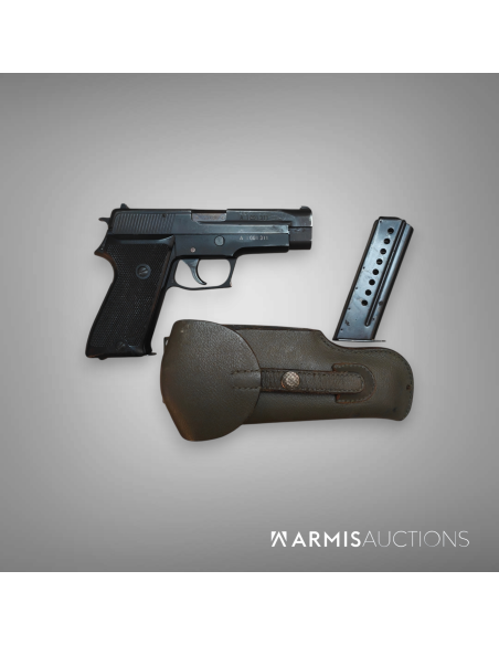 Pistolet semi-automatique d'ordonnance P75
