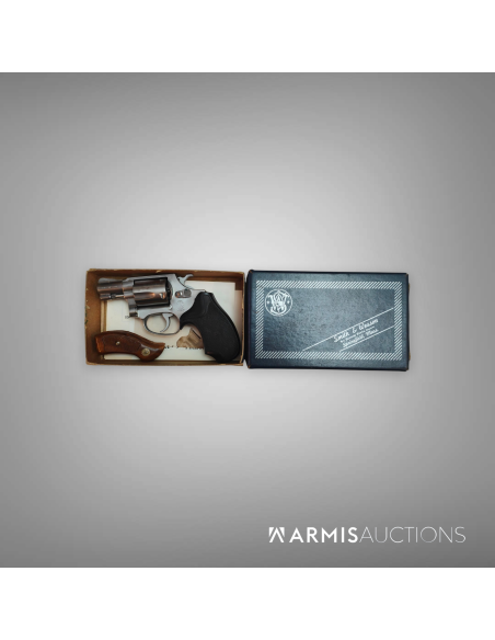 Revolver	Smith & Wesson M 60