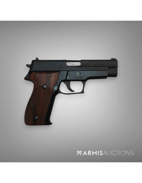 Pistolet semi-automatique	SIG SAUER P226