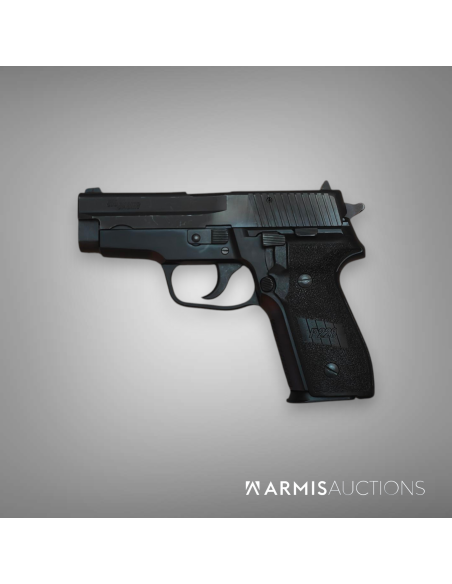 Pistolet semi-automatique SIG SAUER P228 état proche du neuf