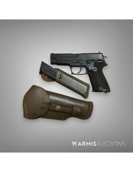 Pistolet semi-automatique P75