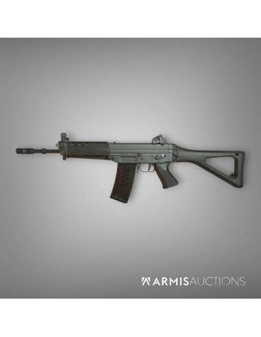 Fusil d'assaut semi-automatique SIG 553-1 LB
