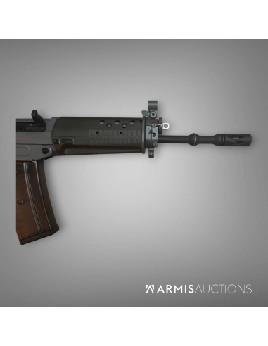 Fusil d'assaut semi-automatique SIG 553-1 LB