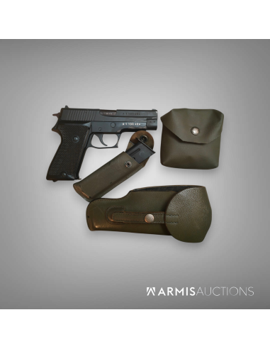 Pistolet semi-automatique d'ordonnance P75