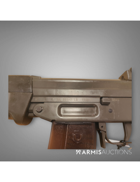 Fusil d'assaut automatique SIG 551-2 LB