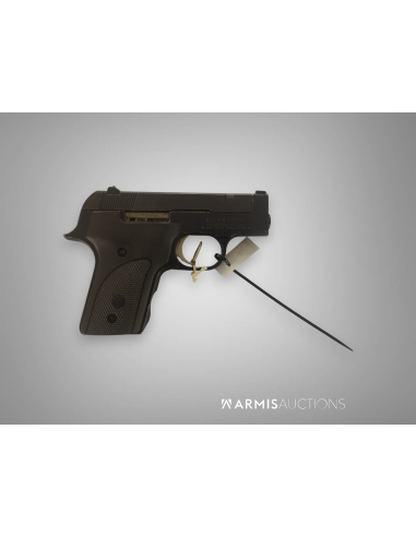 Pistolet semi-automatique	Smith &Wesson 	2214