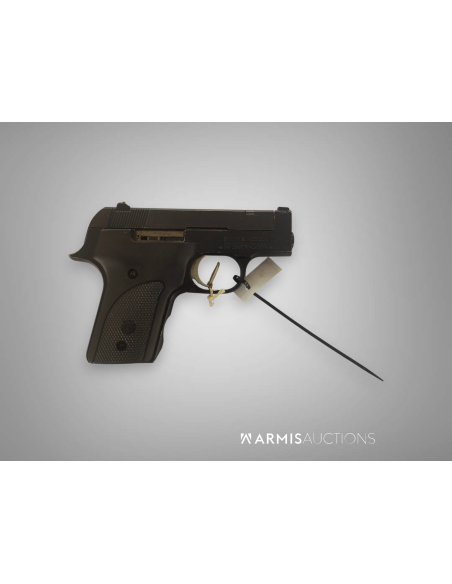 Pistolet semi-automatique	Smith &Wesson 	2214