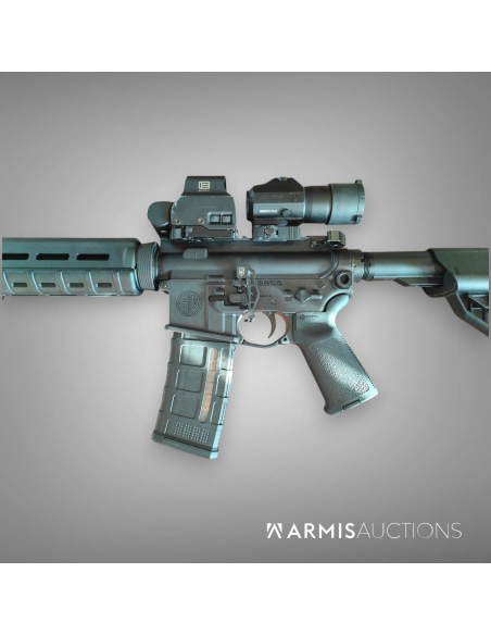 Fusil d'assaut semi-automatique SIG M400