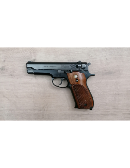 Pistolet semi-automatique Smith & Wesson 39-2 ex-gendarmerie Vaud